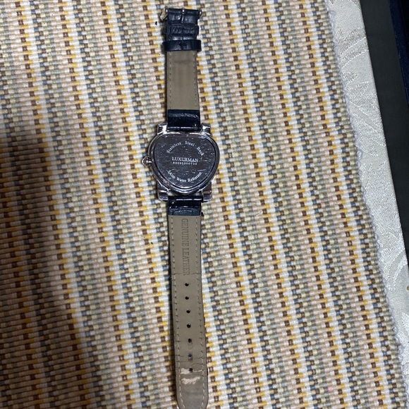 Watch - Picture 3 of 3